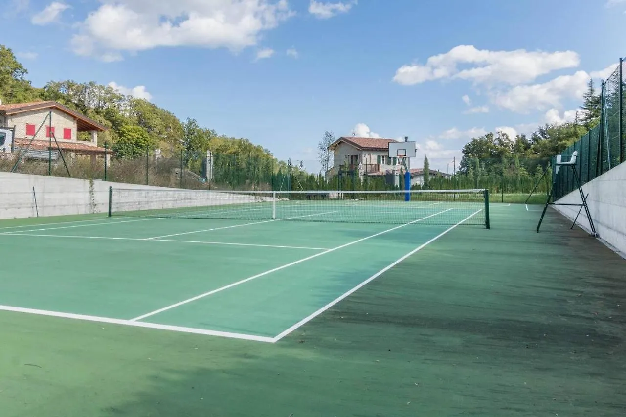 Joivy Superb Villas With Tennis Court, Garden And Bbq Area Valle  0*, Valle (Piacenza, Emilia-Romagna)
