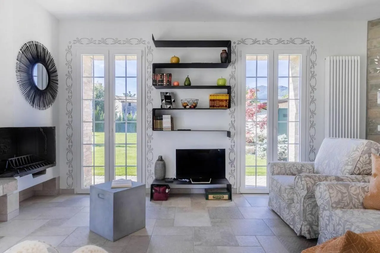 Joivy Superb Villas With Tennis Court, Garden And Bbq Area Valle  Italy