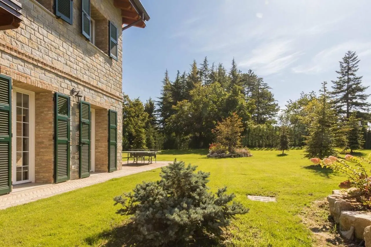 Joivy Superb Villas With Tennis Court, Garden And Bbq Area Valle  Valle (Piacenza, Emilia-Romagna)